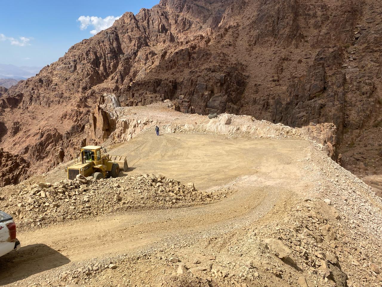 صورة من نيوم OHTL — طرق الوصول والأعمال الترابية